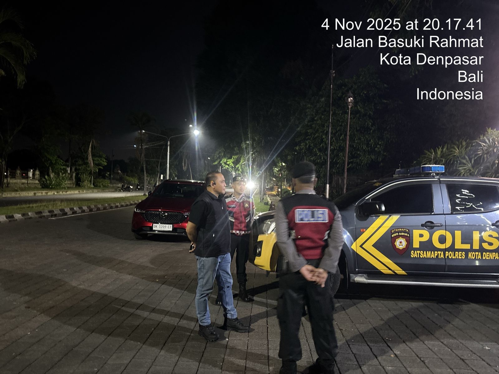 Jaga Kamtibmas yang Kondusif, Unit Turjawali Samapta Polresta Denpasar Gelar Patroli Dialogis