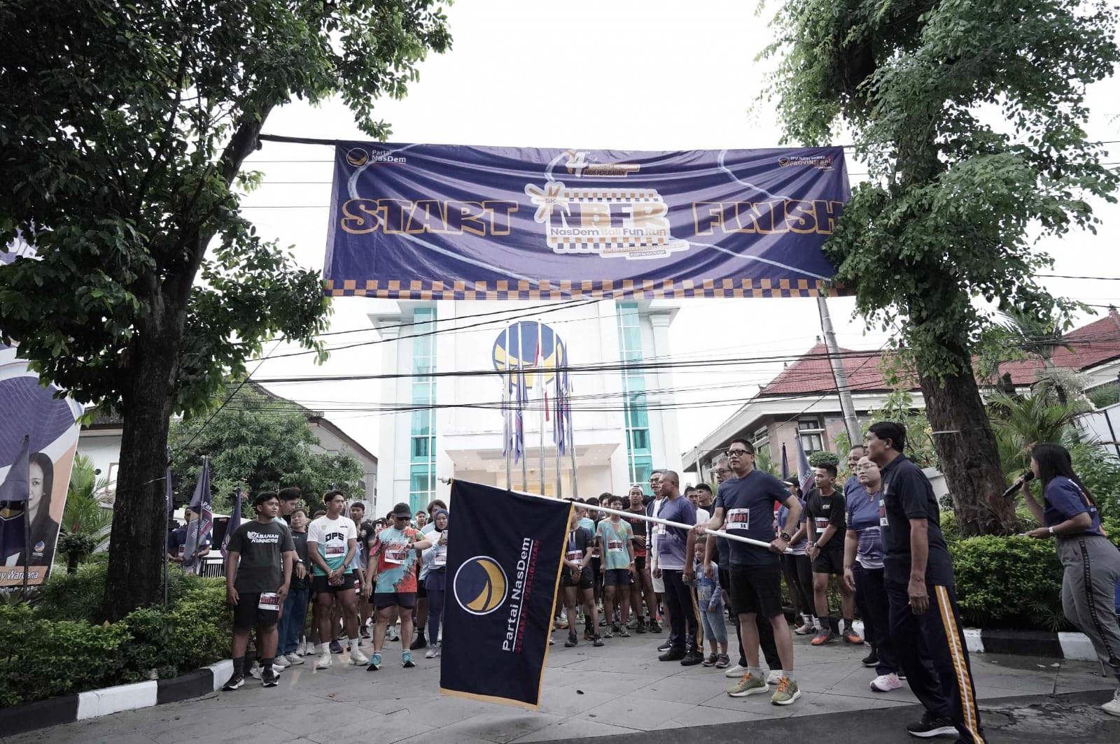 Jelang Puncak HUT Ke-14, Ratusan Peserta Meriahkan Fun Run NasDem Bali