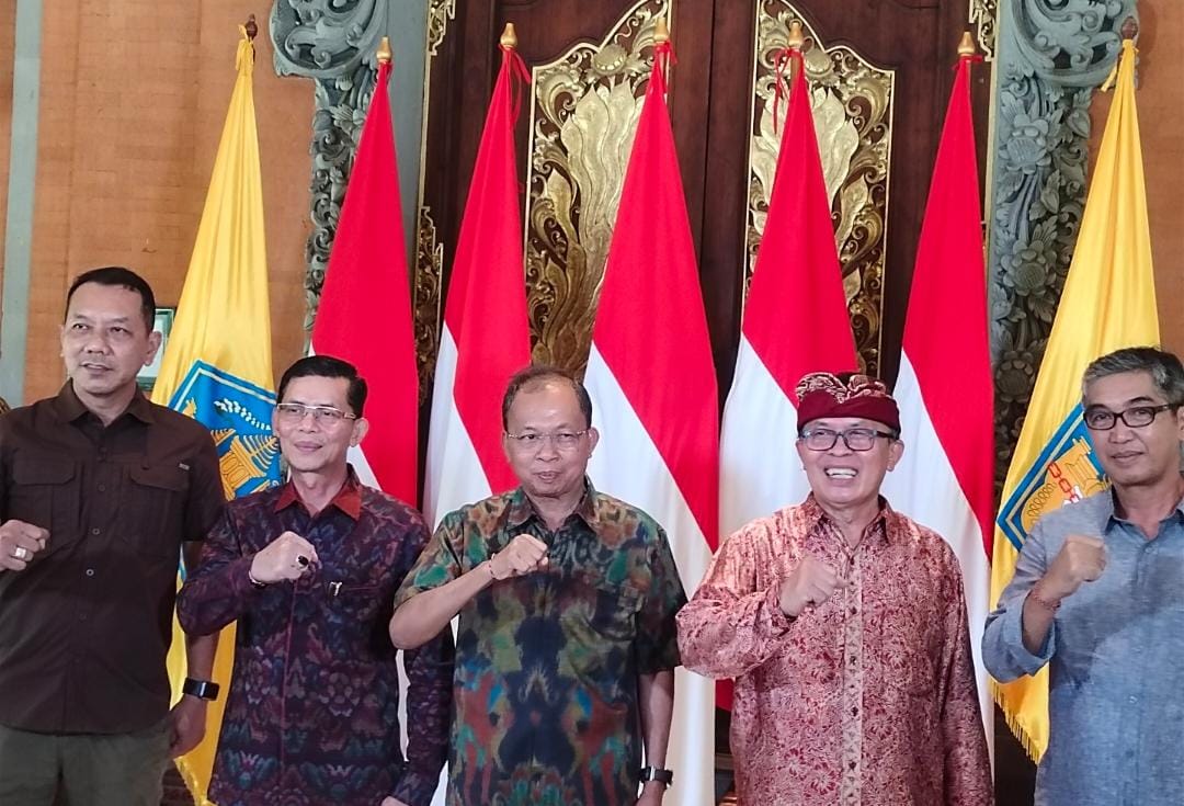 Investor Lift Kaca Pantai Kelingking Lakukan Pelanggaran Berat, Gubernur Koster: Stop dan Bongkar