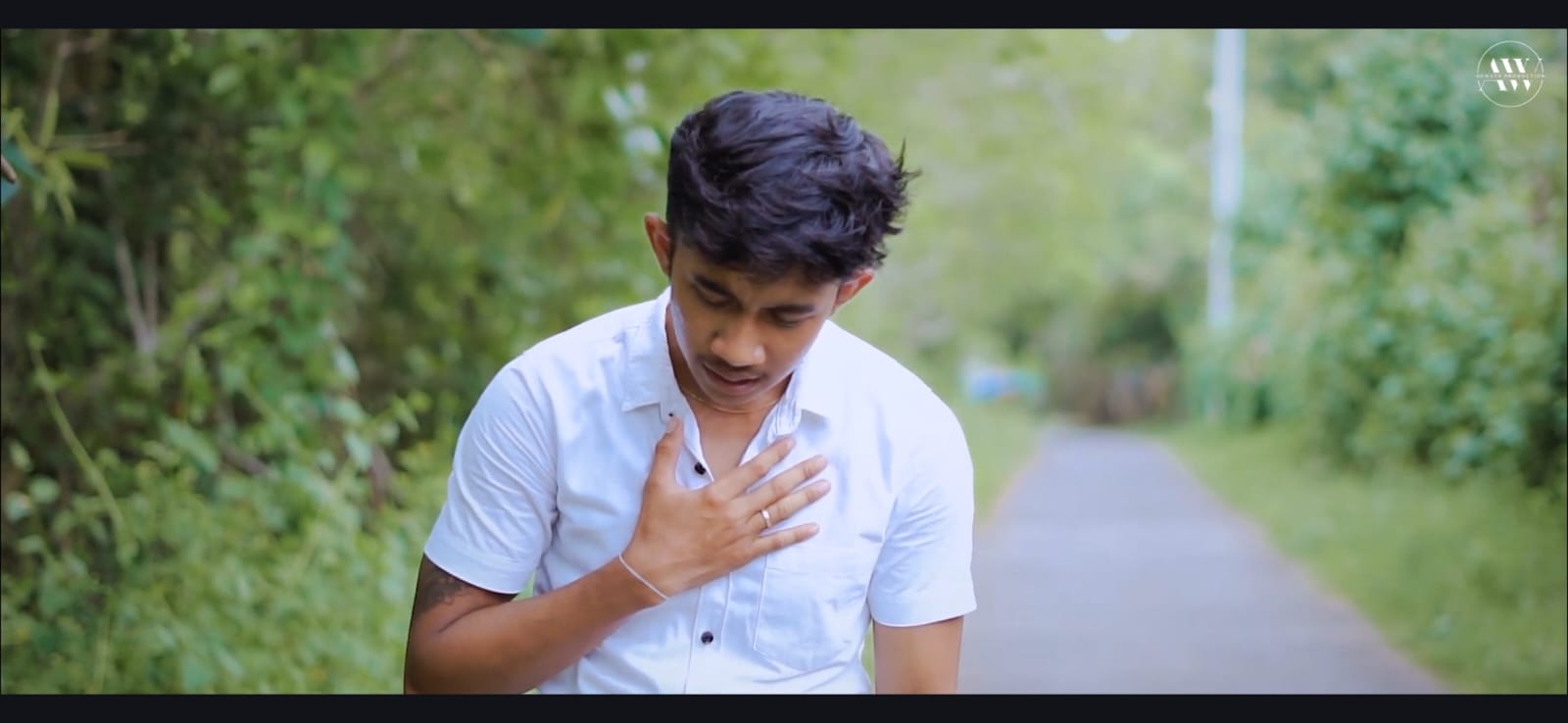 Cinta Tak Direstui Orang Tua, Rudiawan Viral Lewat Lagu Bungan Hati