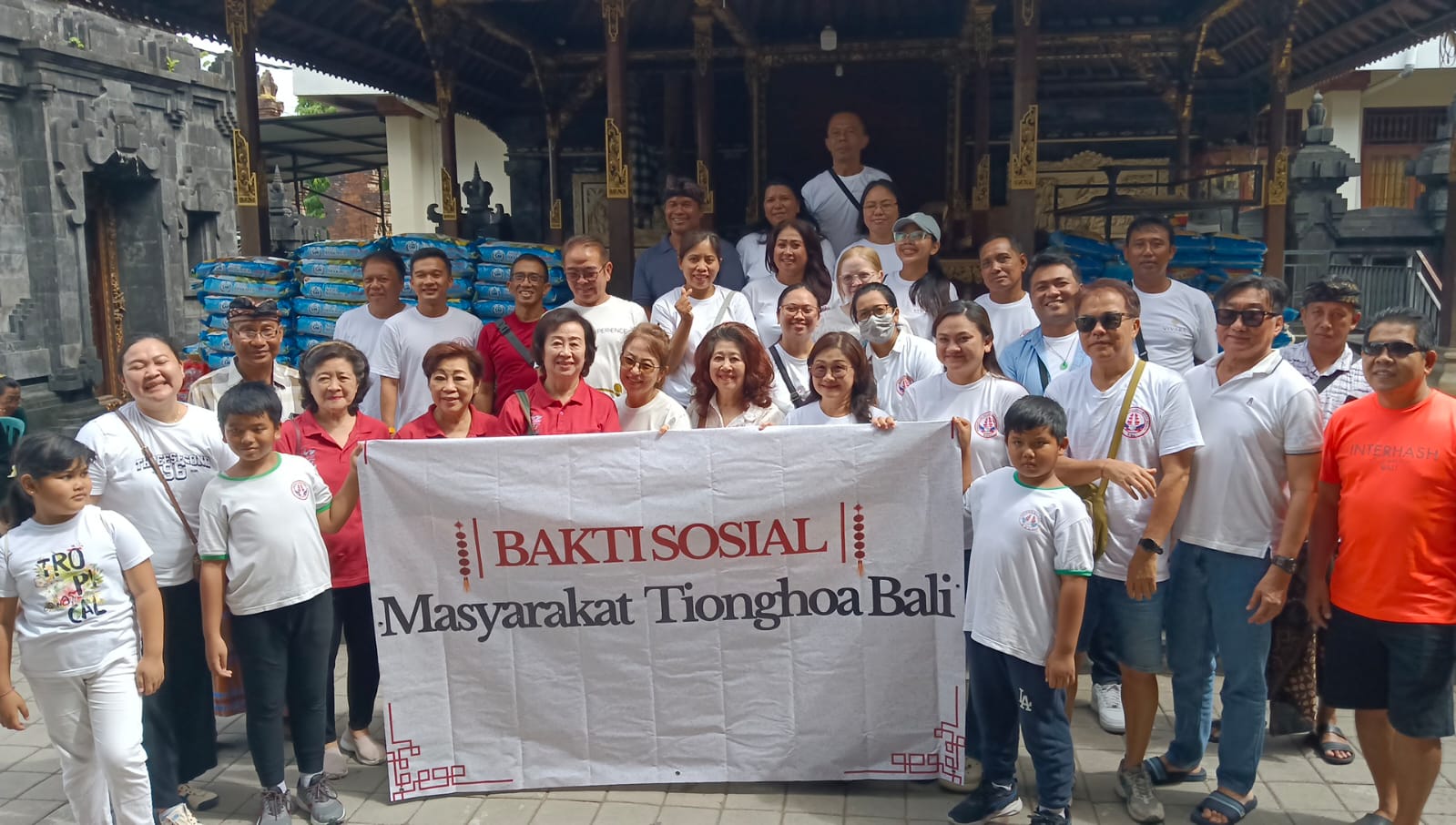 Masyarakat Tionghoa Bali Salurkan 1.200 Paket Beras untuk Korban Banjir di Denpasar