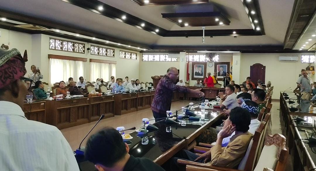 Rapat Empat Jam Berakhir Tegang, Pansus TRAP Usir Perwakilan PT Jimbaran Hijau
