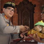 Silaturahmi Penuh Makna, Kapolresta Denpasar Sambangi Pengelingsir Puri Agung Denpasar.