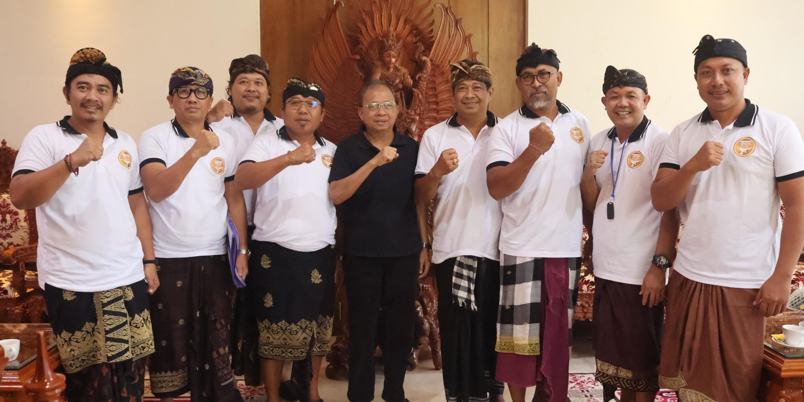Gubernur Koster Dukung Komunitas Driver Online Berbasis Desa Adat di Nusa Dua