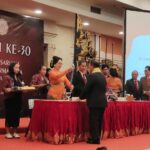 Yudisium Ke-30 Pascasarjana Warmadewa, Agung Wiraputra Raih Gelar Doktor dengan IPK 3,98