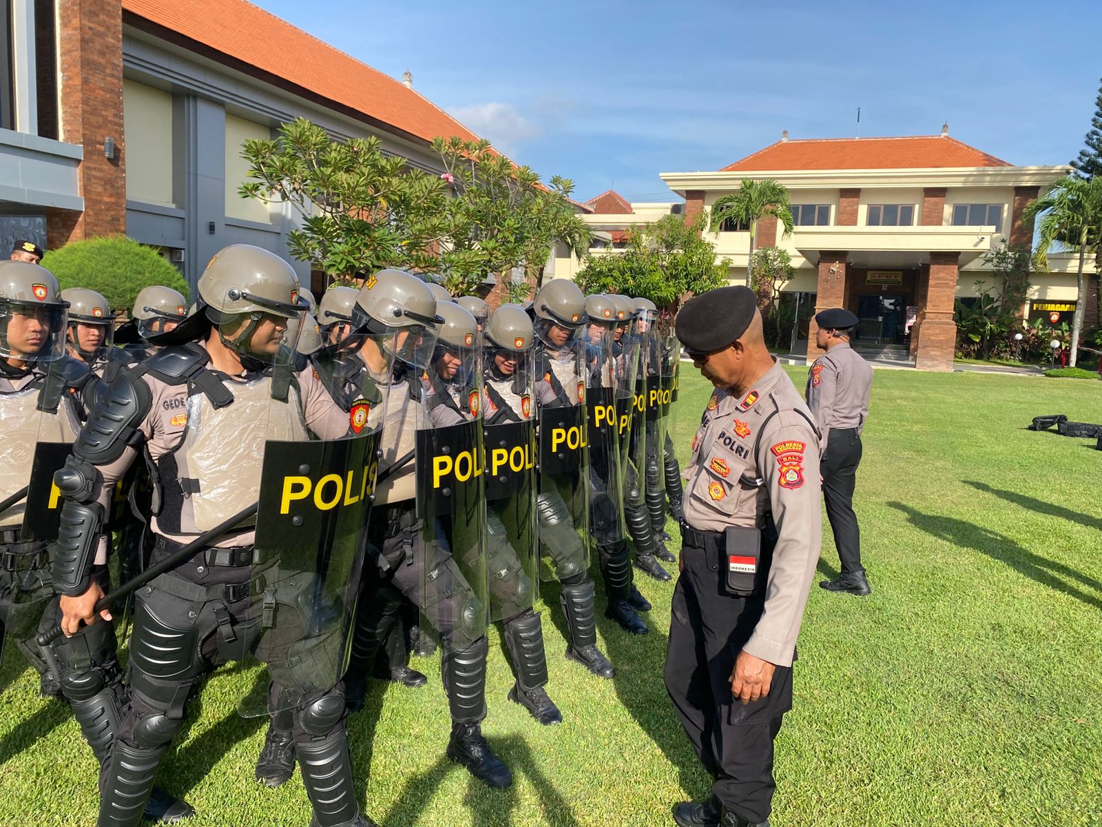 Siaga Kamtibmas, Polresta Denpasar Matangkan Formasi dan Teknik Dalmas