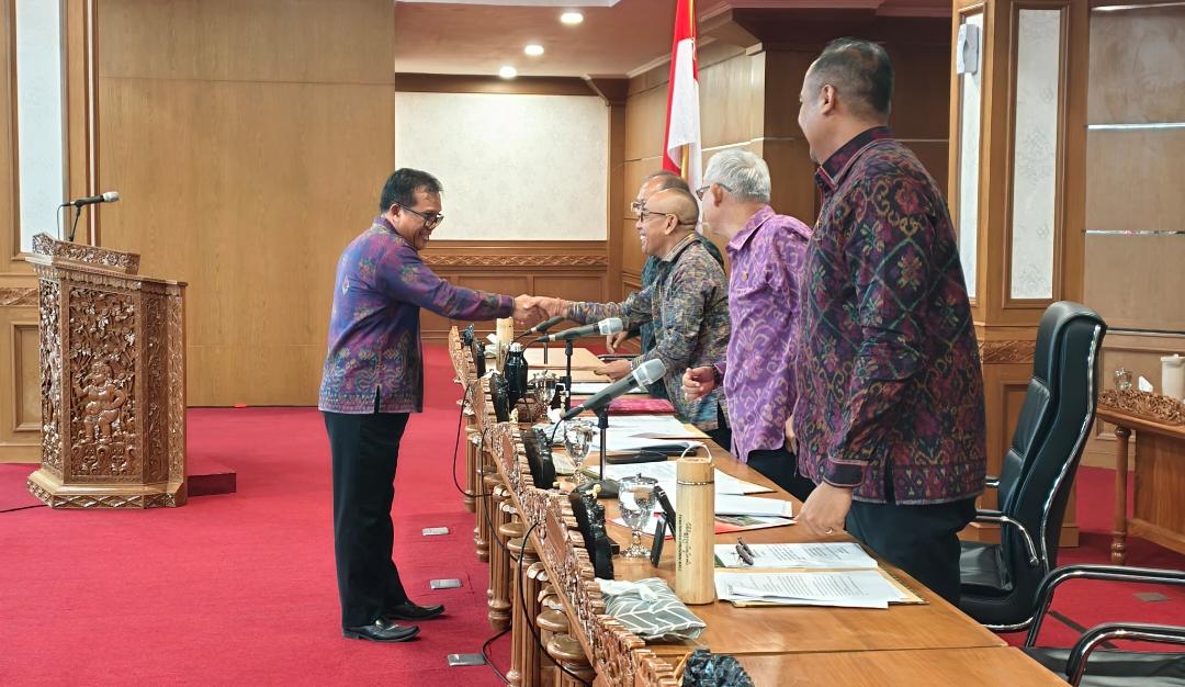 Gerindra–PSI ‘Bedah’ Raperda Pariwisata Bali, Harja Astawa Soroti Istilah “Berkualitas” hingga Transparansi Pajak