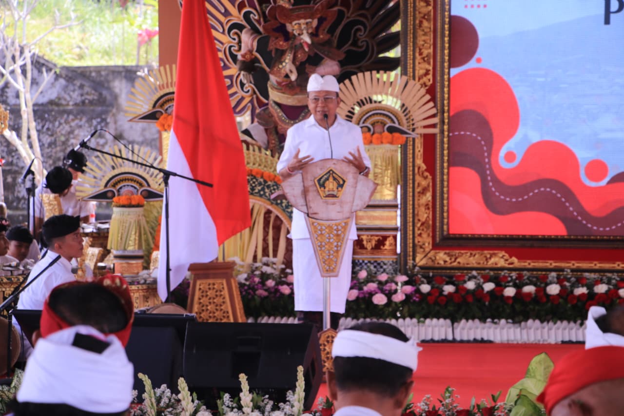 Sejak SMA, Wayan Koster Sudah Membaca Masalah Pura Agung Besakih, Kini Ditata Menyeluruh