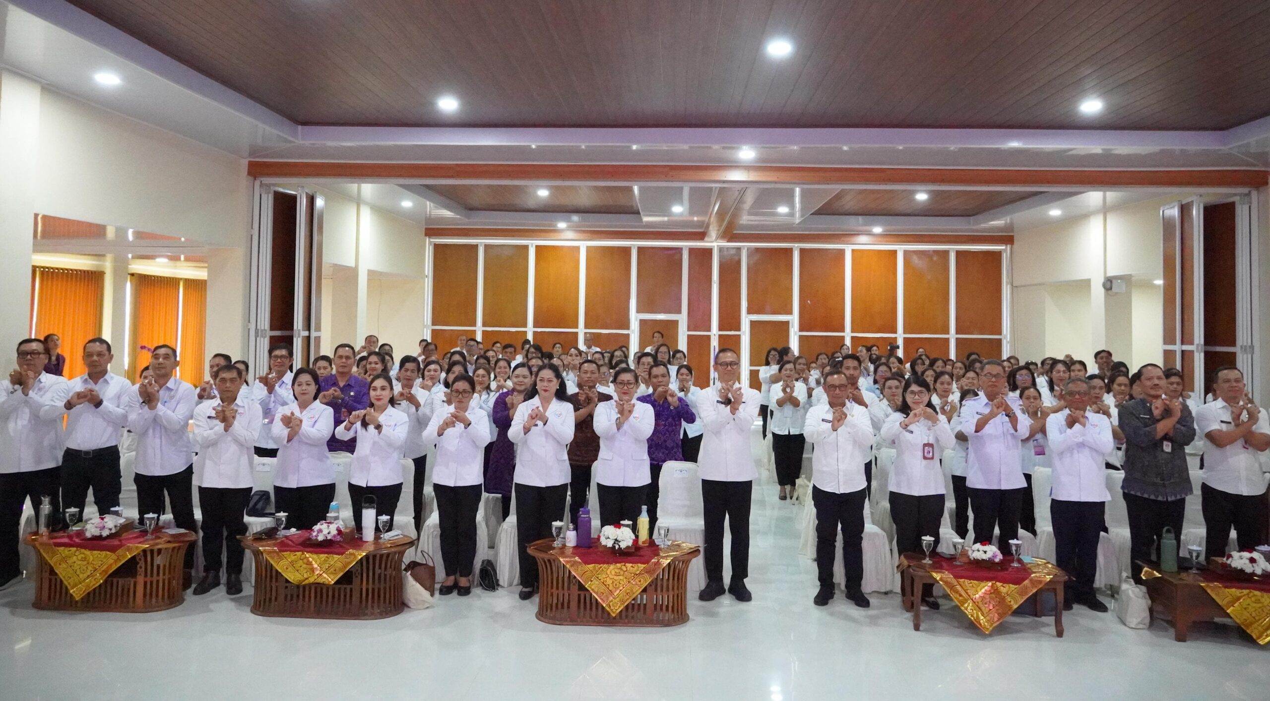 Perkuat Peran Kader, Ny. Putri Koster Buka Bina Posyandu Angkatan IV