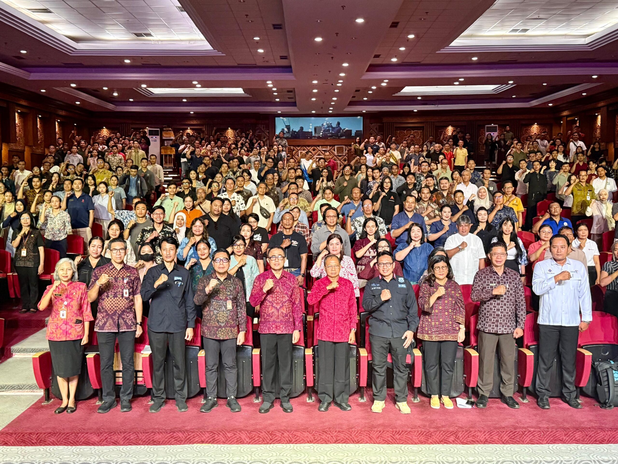 Jaga Alam Bali Tetap Bersih, Gubernur Koster Ajak Horeka Kelola Sampah Berbasis Sumber