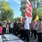 Wakil Ketua DPRD Bali Terima Aspirasi Mahasiswa, Komang Nova Janji Teruskan Tuntutan ke Pemerintah Pusat