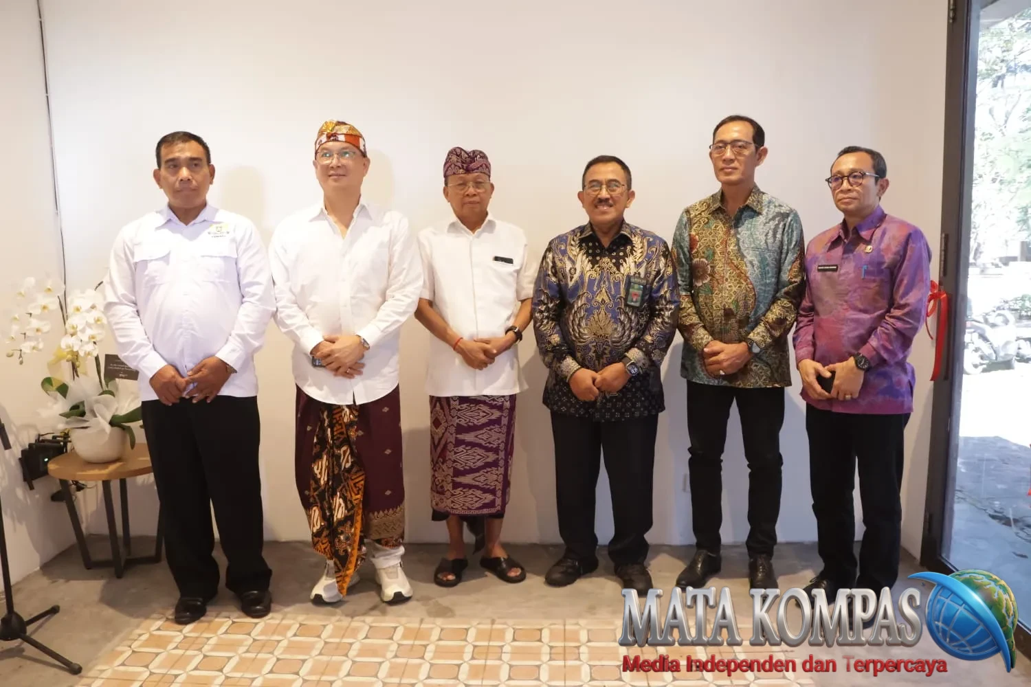 Apresiasi Pembukaan Kantor Pengacara Layani Orang Asing, Gubernur Koster: Jaga Citra Pariwisata Bali