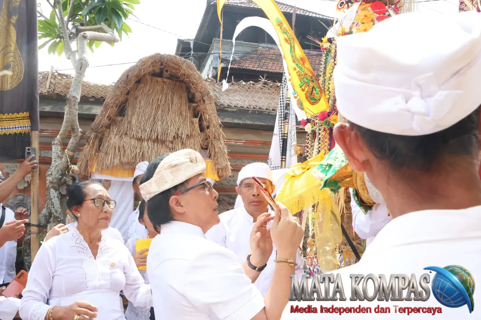 Wagub Giri Prasta Hadiri Karya Tawur Labuh Gentuh di Catus Pata Desa Sibanggede, Apresiasi Semangat Krama Jaga Tradisi Leluhur