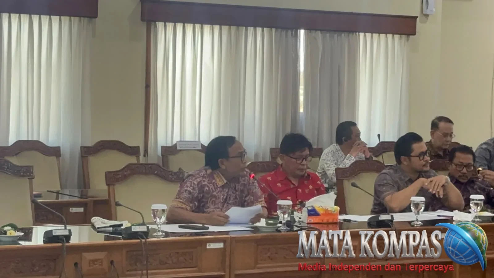 Soroti LPD Bermasalah hingga Penipuan Medsos, I Wayan Tagel Winarta Minta Aparat Perkuat Perlindungan Masyarakat Bali