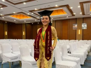 Auren Nanda Vrista Raih Cumlaude Magister Hukum, Dorong Perlindungan Kekayaan Intelektual Bali Lewat Asas Itikad Baik