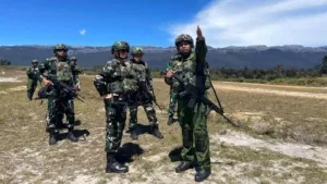 Pastikan Kesiapan Operasi dan Bangkitkan Moril Prajurit, Pangdam IX/Udayana Tinjau Pos Kuyawage di Papua.