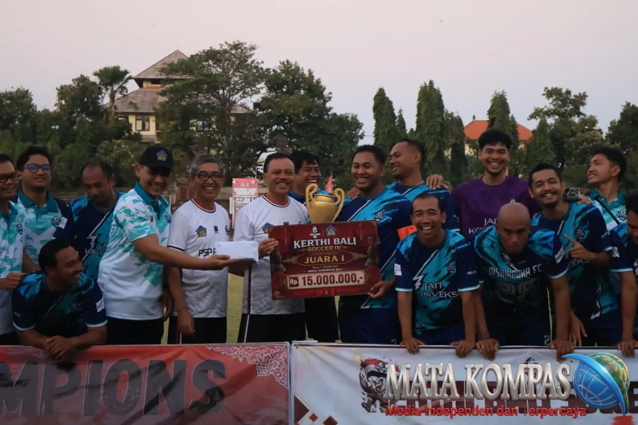 Kalahkan Dinas PUPRKIM, Disdikpora Bali Juara Kompetisi Mini Soccer Kerthi Bali IV
