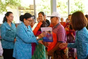 Aksi Sosial Bergerak dan Berbagi Hadir di Buleleng, Putri Koster Ajak Masyarakat Dukung Pembangunan, Ketahanan Pangan, dan Kepedulian Sosial