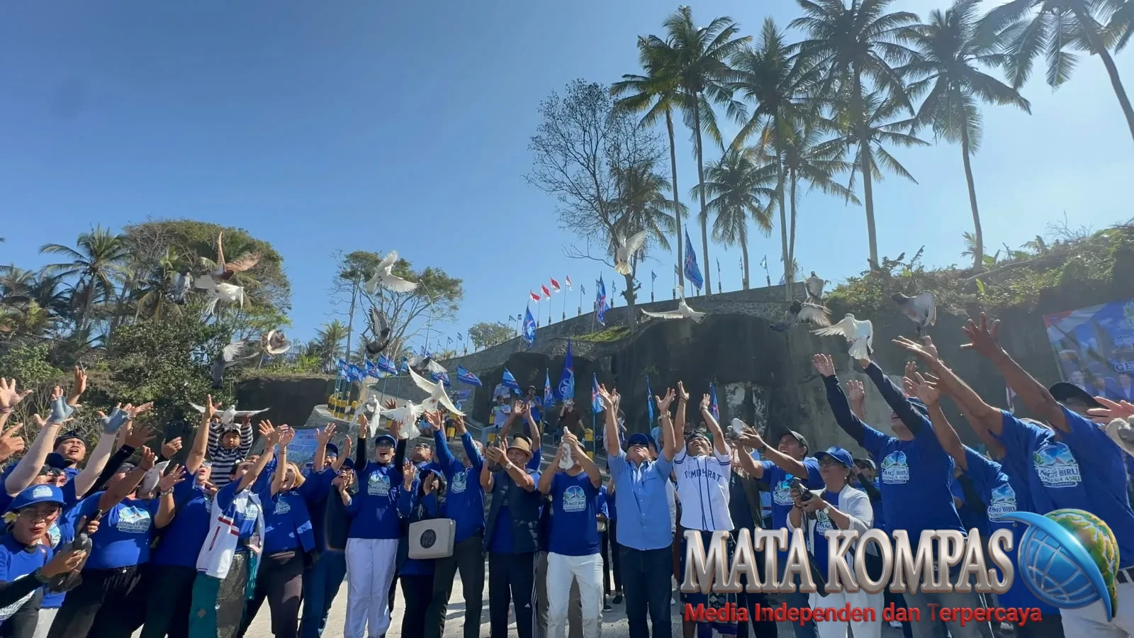 Made Mudarta, Wayan Wardana, Nengah Tamba Kompak Gaungkan Gerakan Langit Biru: Demokrat Jembrana Bersihkan Rambut Siwi, 250 Kader Turun ke Pantai
