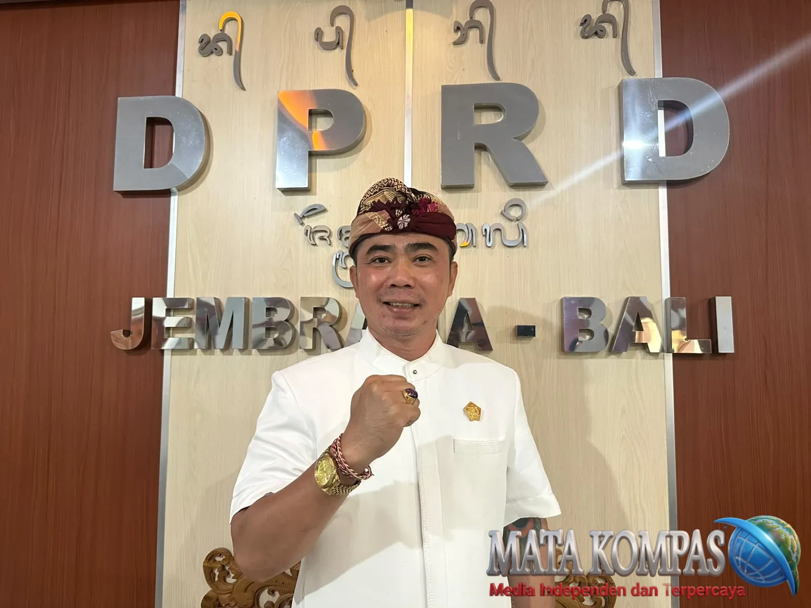 Cuhok Desak Kabel Provider Semrawut Ditertibkan: Jangan Tunggu Korban Berjatuhan!