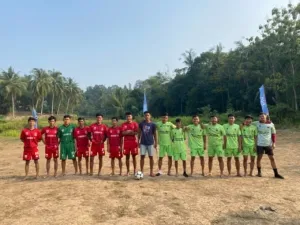 Tanpa Lapangan Sendiri, Warga Kanaga Tetap Guyub Rayakan HUT ke-81 RI Penuh Semangat