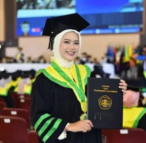 Dosen dan Mediator, Reni Apriani Bukti Kesuksesan Tanpa Batas