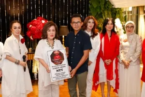 Gandeng Wonderful Indonesia, Ketua PP PMKRI Yohanes Tola Salurkan Bantuan Kemanusiaan ke Flores