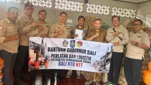 Gubernur Koster Serahkan Bantuan Rp 1 M Untuk Korban Gempa NTT.