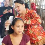 Tak Sekadar Beri Bantuan, Ketua BKOW Bali Berikan Perhatian Untuk Warga Seraya Timur.