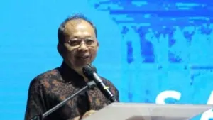 Gubernur Koster Dorong PERADI SAI Perkuat Pendampingan Hukum Desa Adat dan LPD di Bali.