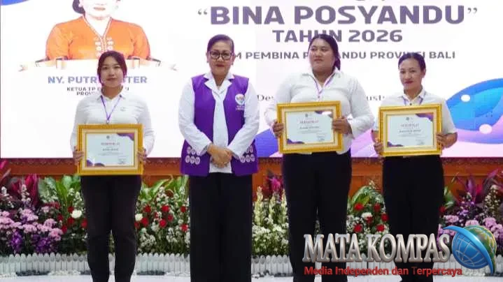 Bimtek Bina Posyandu Angkatan XI Ditutup, Putri Koster Dorong Kader Perluas Peran hingga Enam SPM.