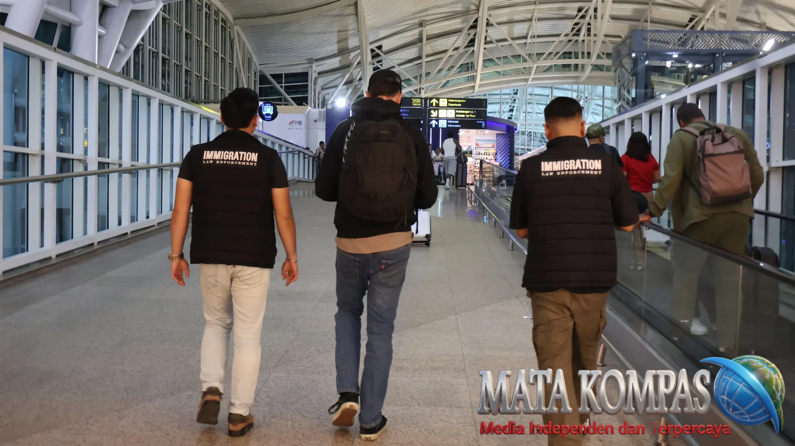 Imigrasi Ngurah Rai Deportasi WNA Australia, Dicekal 10 Tahun Usai Video Viral di Berawa