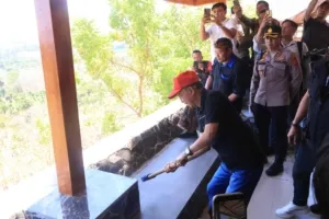 Gubernur Koster Pimpin Pembongkaran Vila di Hutan Desa Pejarakan: Tegaskan Jangan Main-Main dengan Aturan Bali.