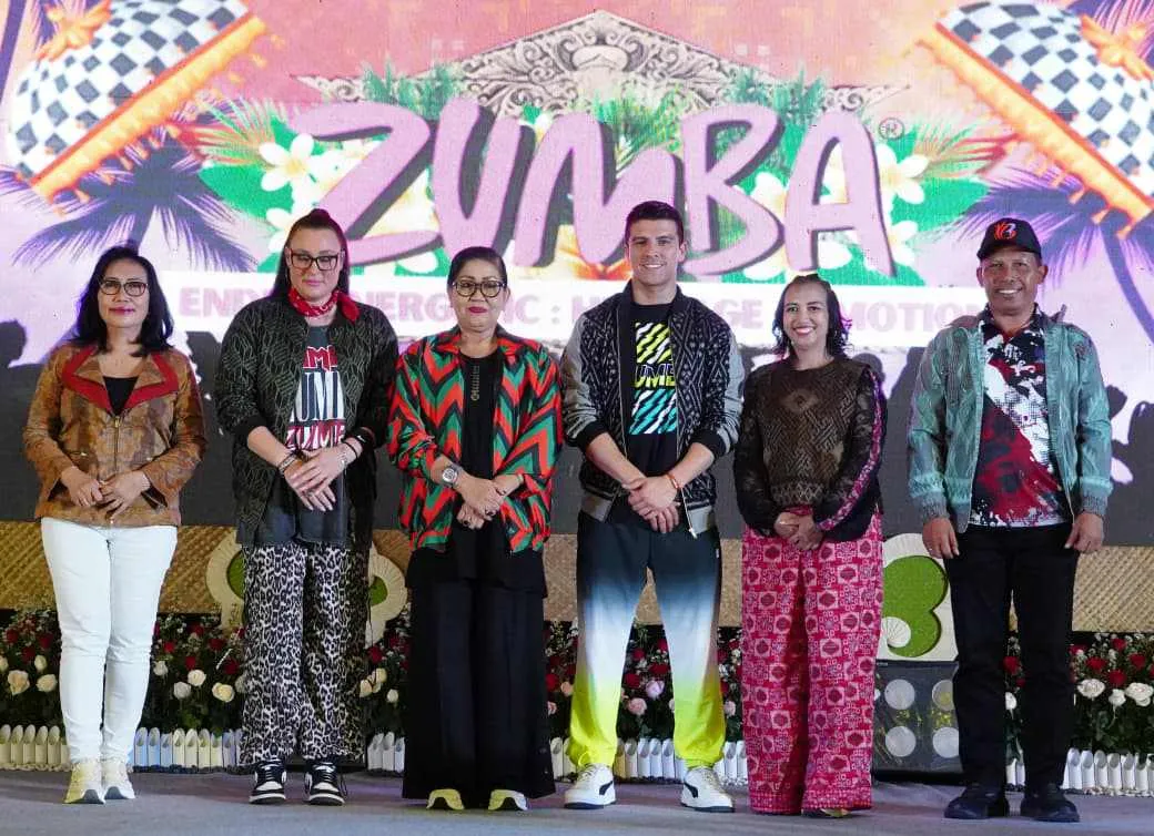 Putri Koster Dorong Endek Bali Semakin Dikenal melalui Berbagai Aktivitas Kreatif.