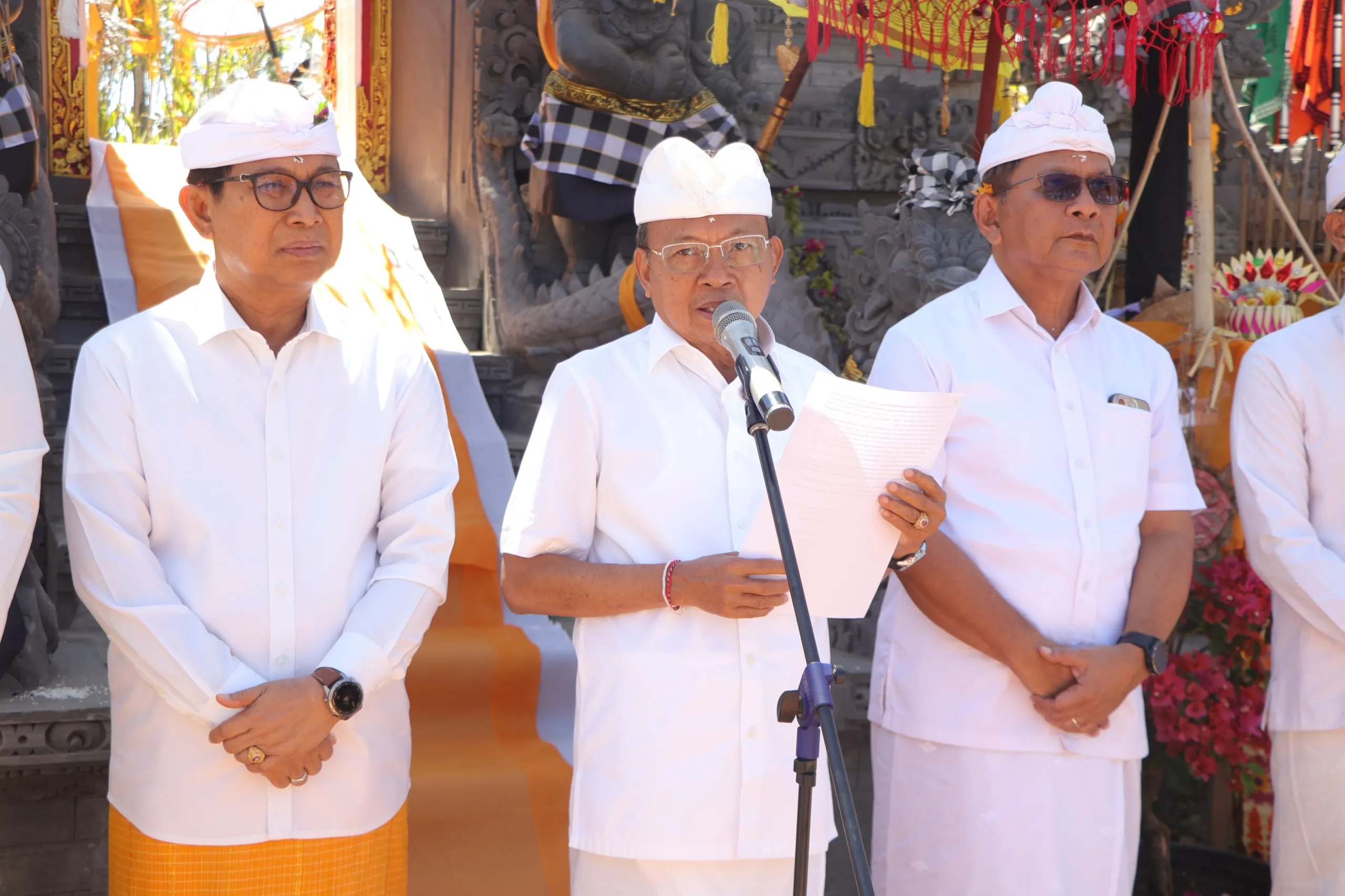9 Tahun Pergub Busana Adat Bali: Gubernur Koster Tegaskan Identitas Nak Bali Berdampak Positif bagi Ekonomi Lokal