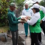 Warga Jaga Kebersihan Lingkungan, Dapat Apresiasi Beras 5 Kg dari TP PKK Provinsi Bali.