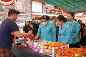 Libatkan 131 Pelaku Usaha, Putri Koster Hadiri Pasar Rakyat