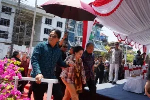Gubernur Koster dan Wagub Giri Prasta Dampingi Megawati Tinjau Abrasi Pantai Kuta