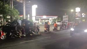 Antrean BBM di Bali Mengular hingga Malam Hari Bikin Warga Ngantre 1 Jam
