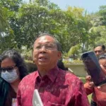 Gubernur Koster Pastikan Stok BBM Bali Aman Minta Masyarakat Tak Panic Buying Antrean SPBU Normal 1-2 Hari