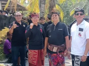 Made Supartha Hadiri Pengabenan di Buruan, Tegaskan Solidaritas dan Kepedulian di Tengah Duka