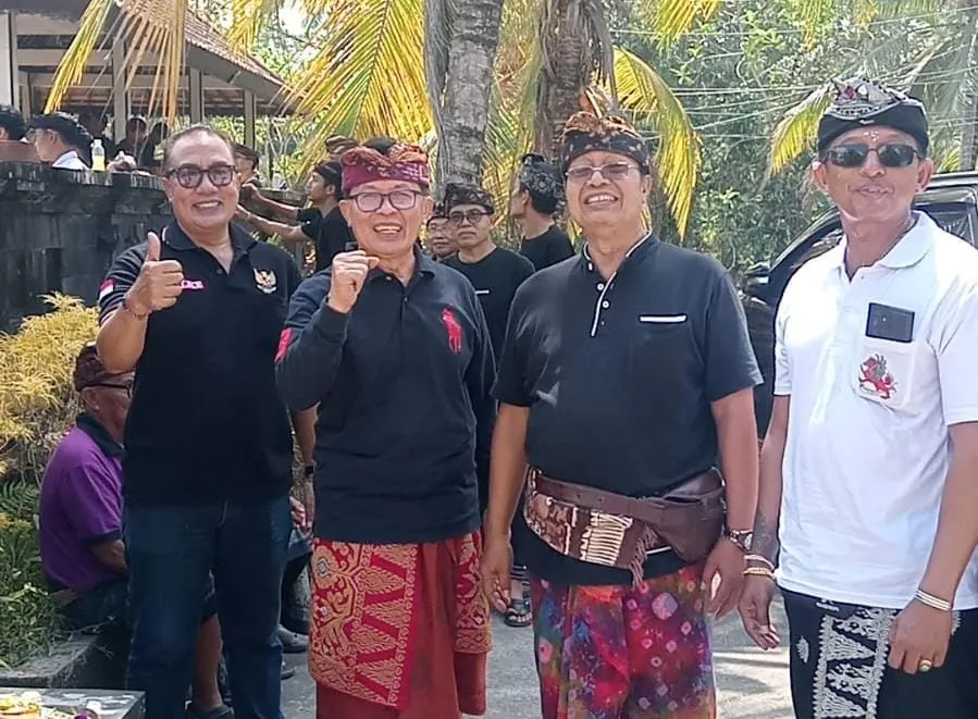 Made Supartha Hadiri Pengabenan di Buruan, Tegaskan Solidaritas dan Kepedulian di Tengah Duka