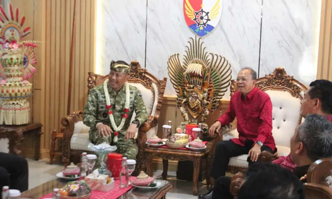 Jaga Bali, Gubernur Koster Sambut Pangdam Putra Widiastawa Perkuat Sinergi TNI dan Pemda Bali